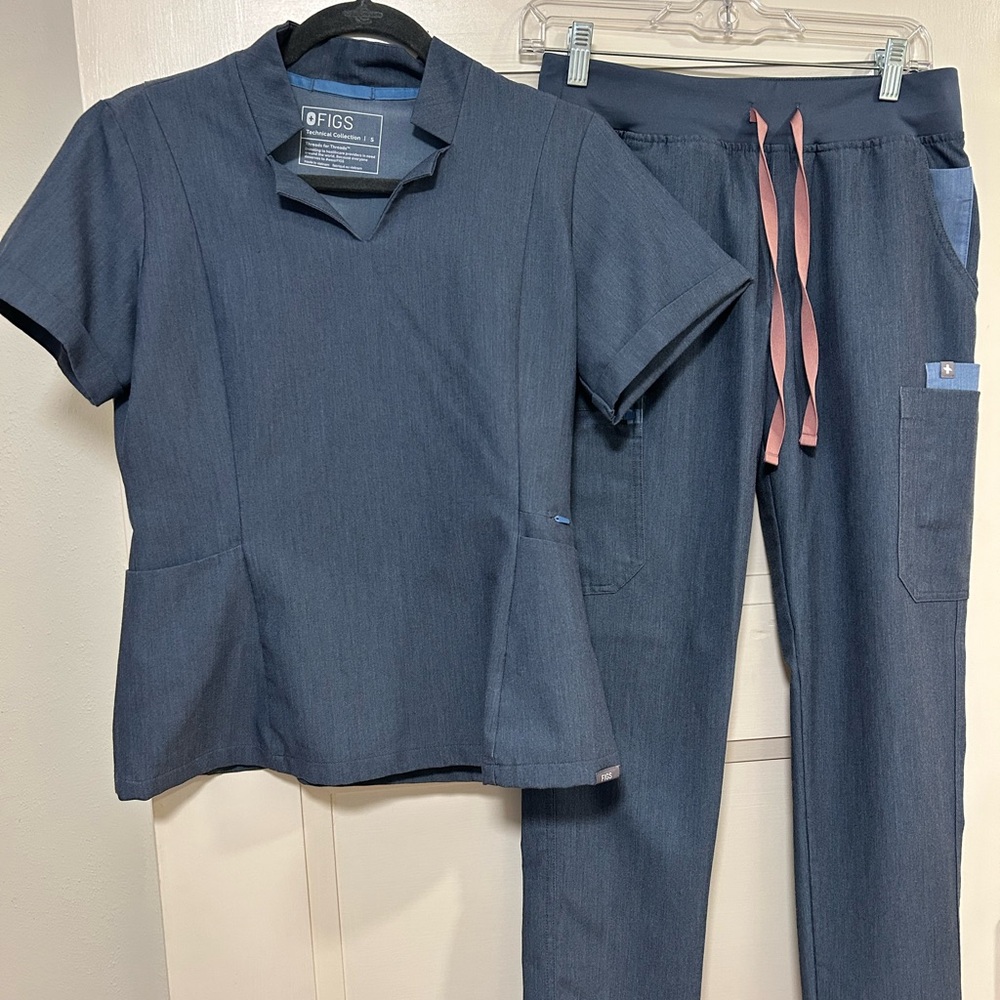Blue/Gray Figs Scrub Set